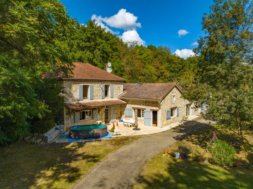 Maison à MONBALEN