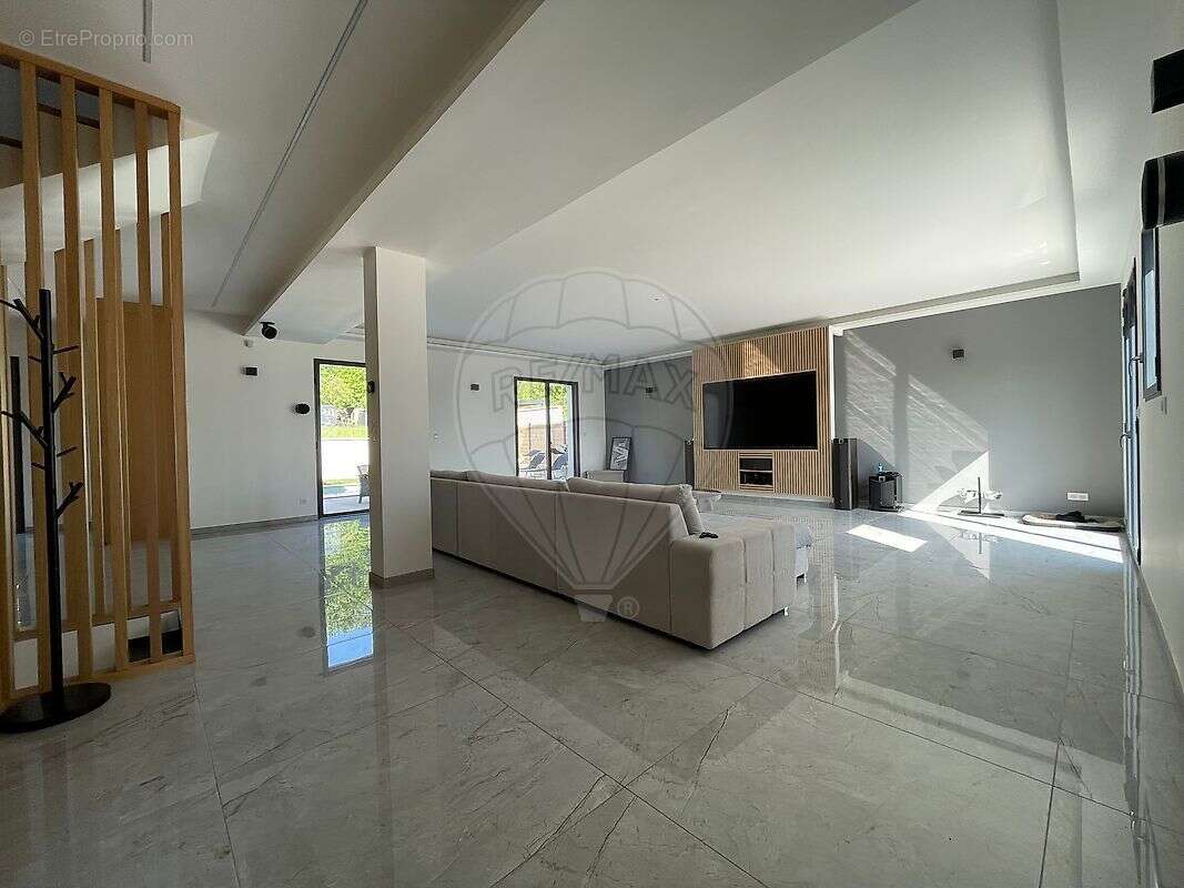 Maison à VAUX-SUR-SEINE