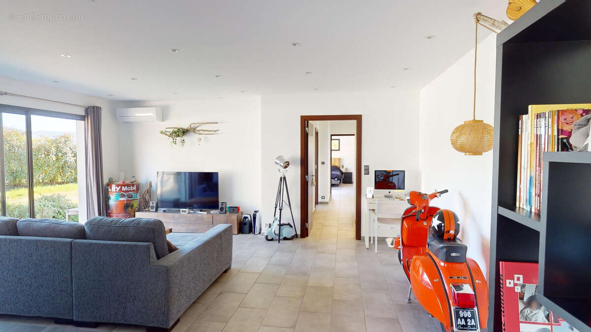 Appartement T3 106 m2 avec terrasse et jardin privatif - photo 2