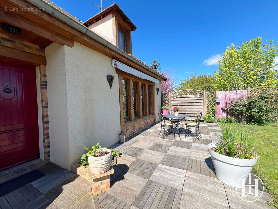 Maison à LA GROUTTE