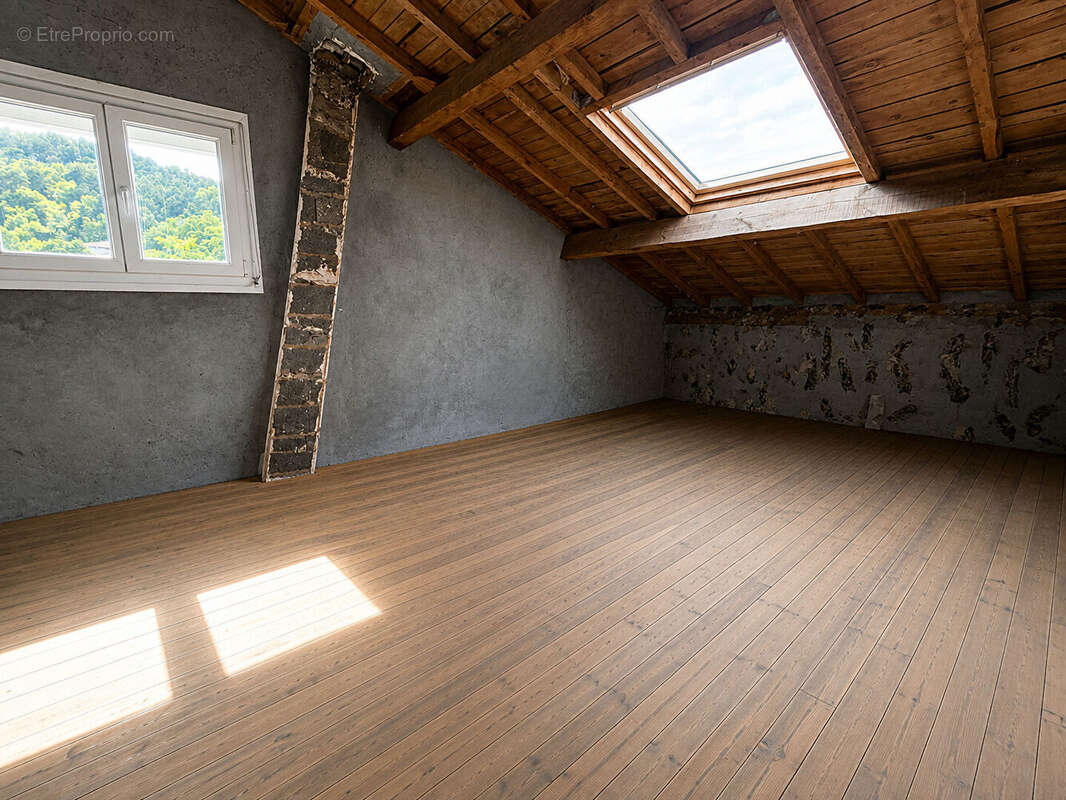 Appartement 2 pièces de 60 m2 à rénover - photo 2