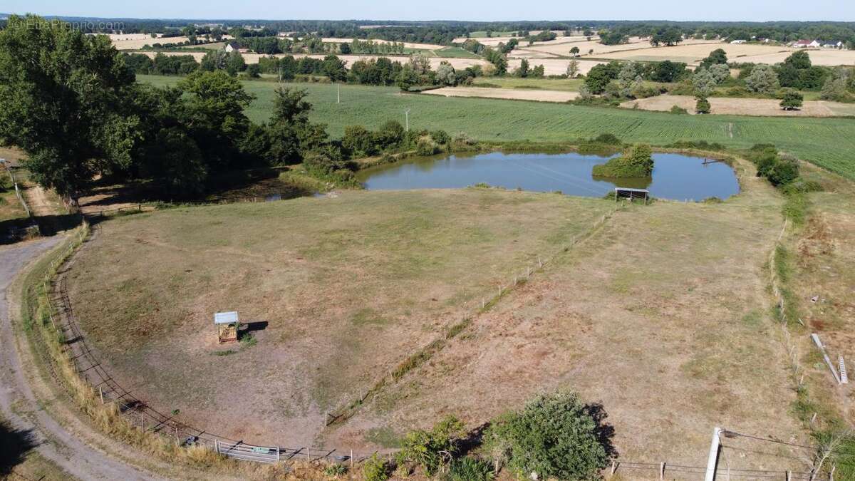 Maison à FAVERDINES