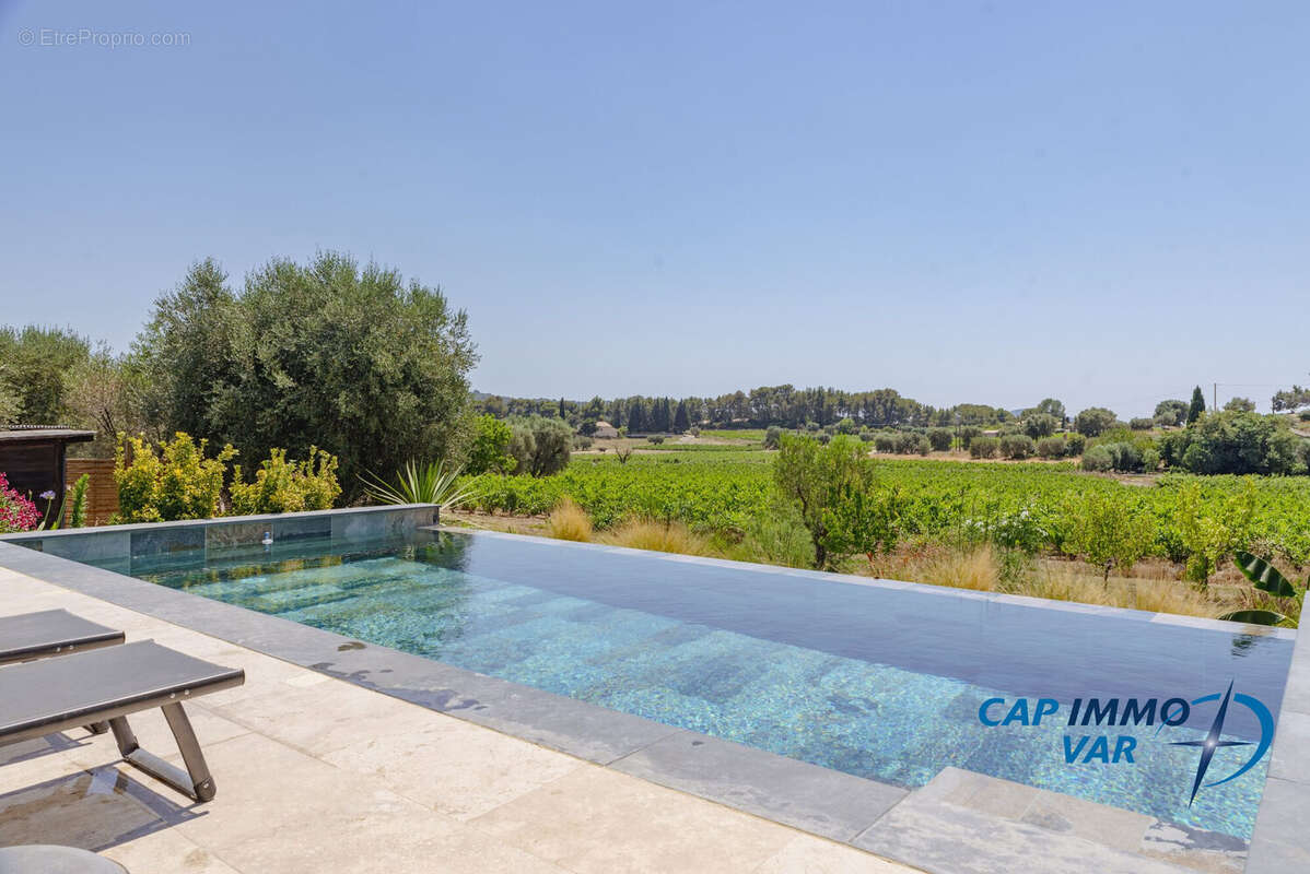 Maison à LE CASTELLET