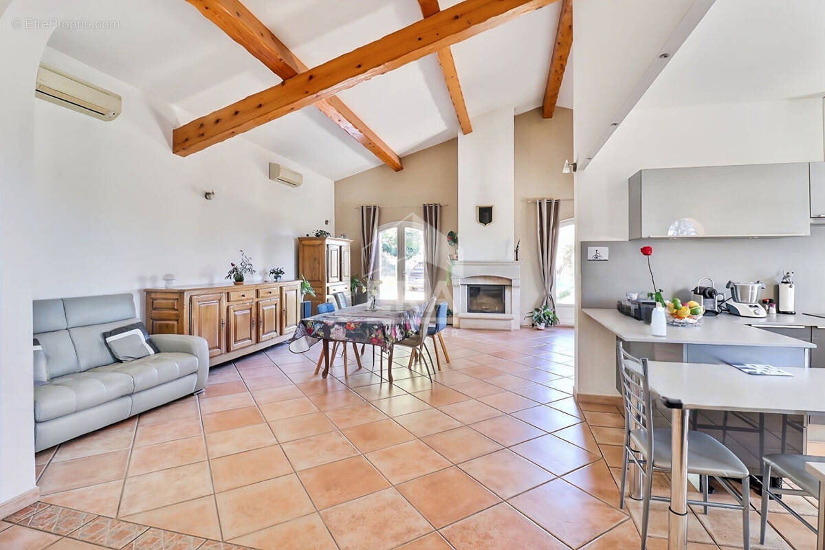 Maison à ENSUES-LA-REDONNE