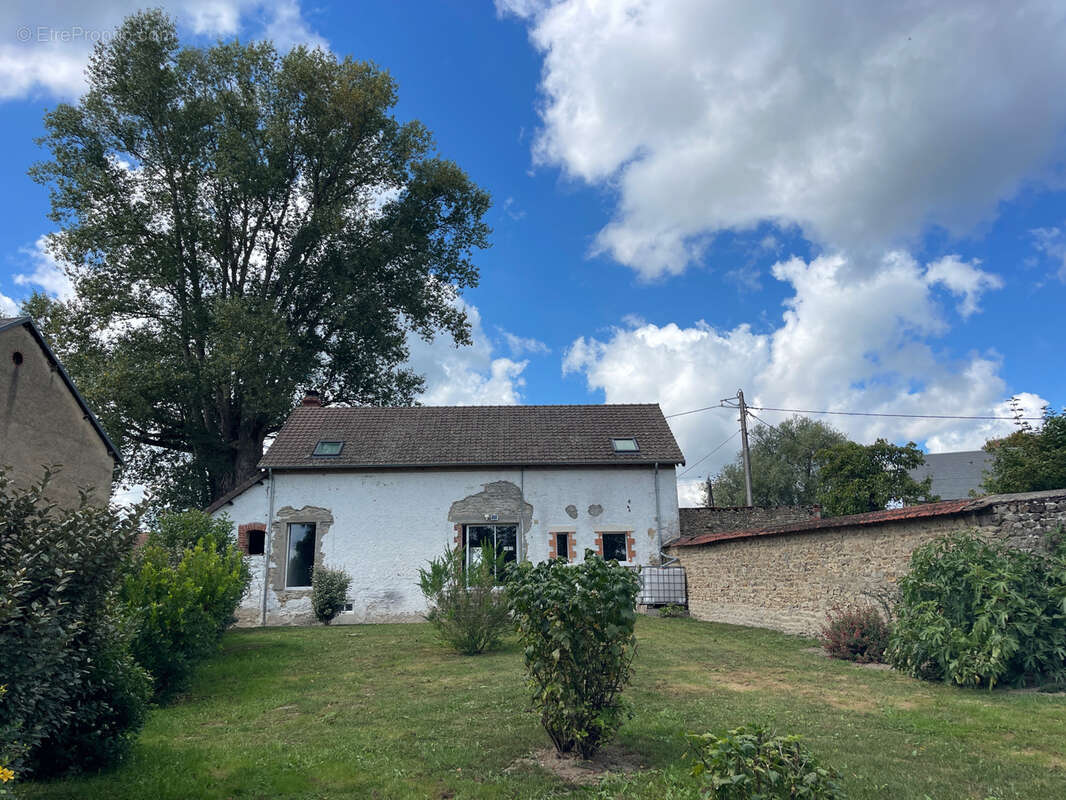 Maison à SAINT-MARCEL-EN-MARCILLAT