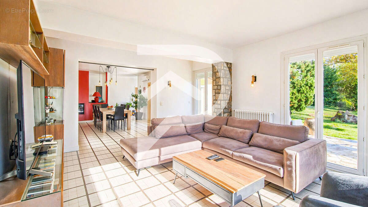 Maison à PAYRIN-AUGMONTEL