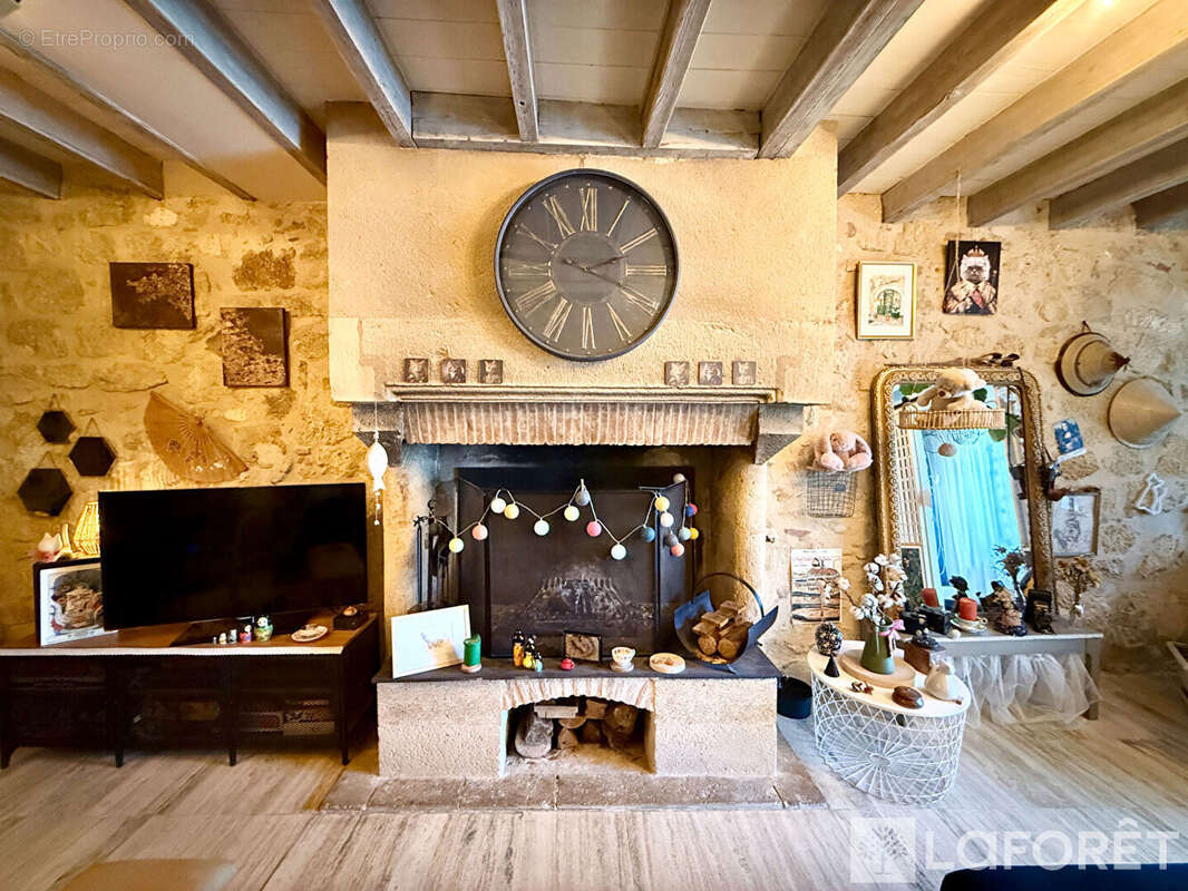 Charmante maison médiévale au coeur du village historique de Saint-Macaire - photo 5