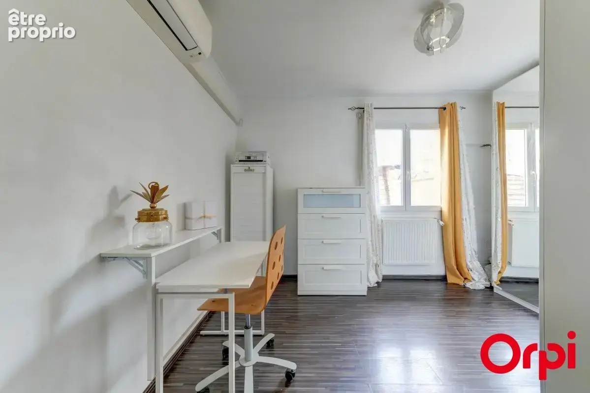Maison récente de 105 m² avec quatre chambres sur un terrain de 317 m² à Vaulx-en-Velin - photo 13
