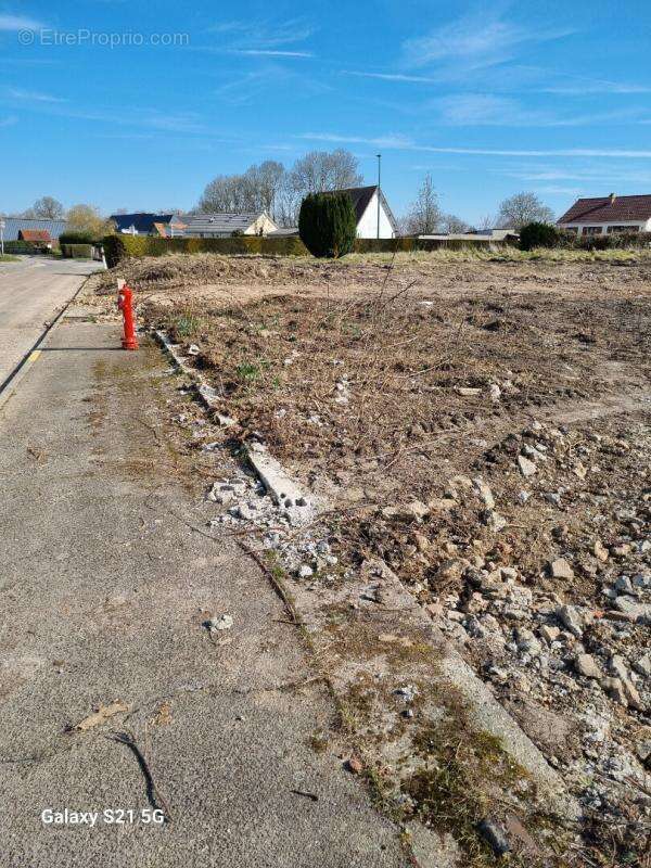 Terrain à SAINT-MARTIN-EN-CAMPAGNE