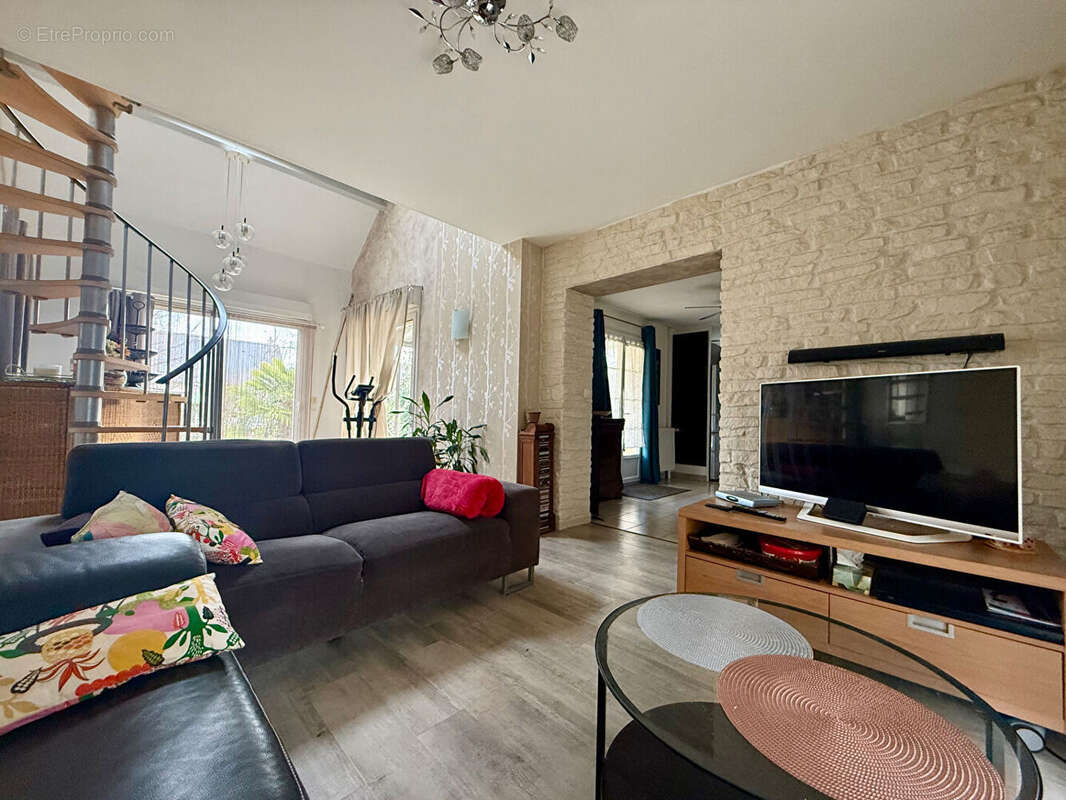 Maison à PARCAY-MESLAY