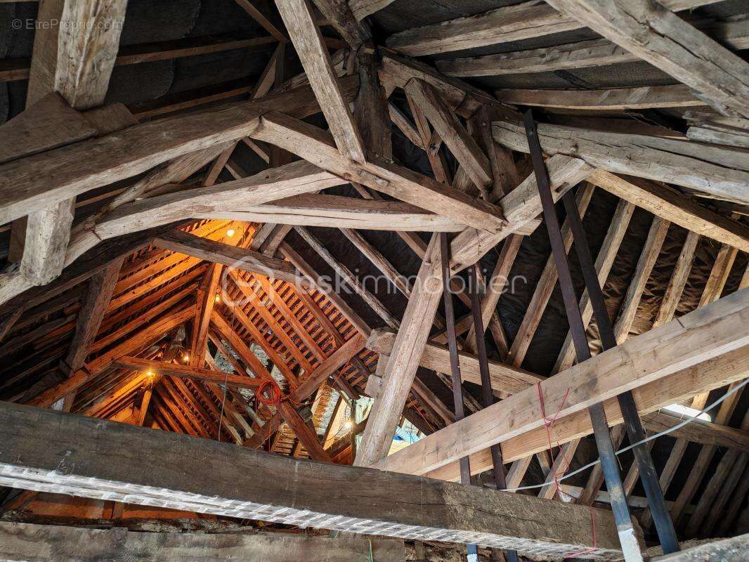 Maison à LA CROIX-DU-PERCHE