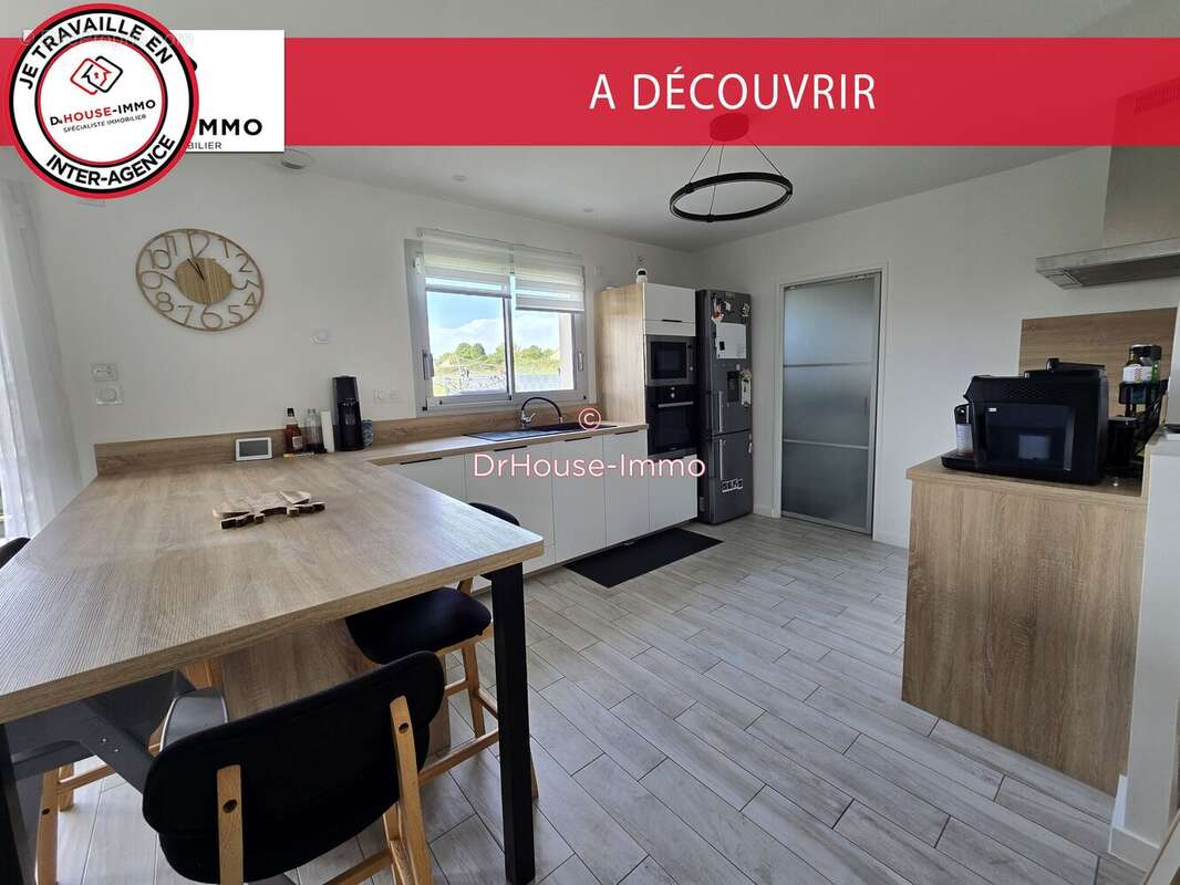 Maison à SAINTE-NEOMAYE