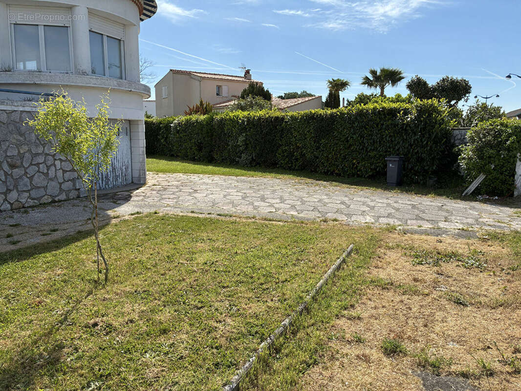 Maison à BOURCEFRANC-LE-CHAPUS