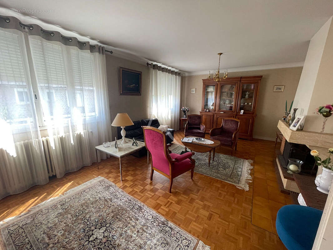 Maison à FONTENAY-LE-COMTE