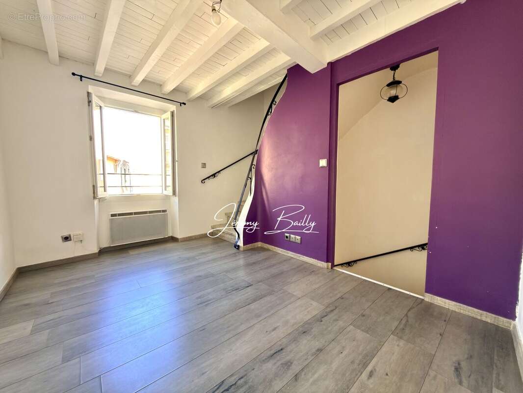 Maison 52 m² à Saint-Esteve  - photo 14