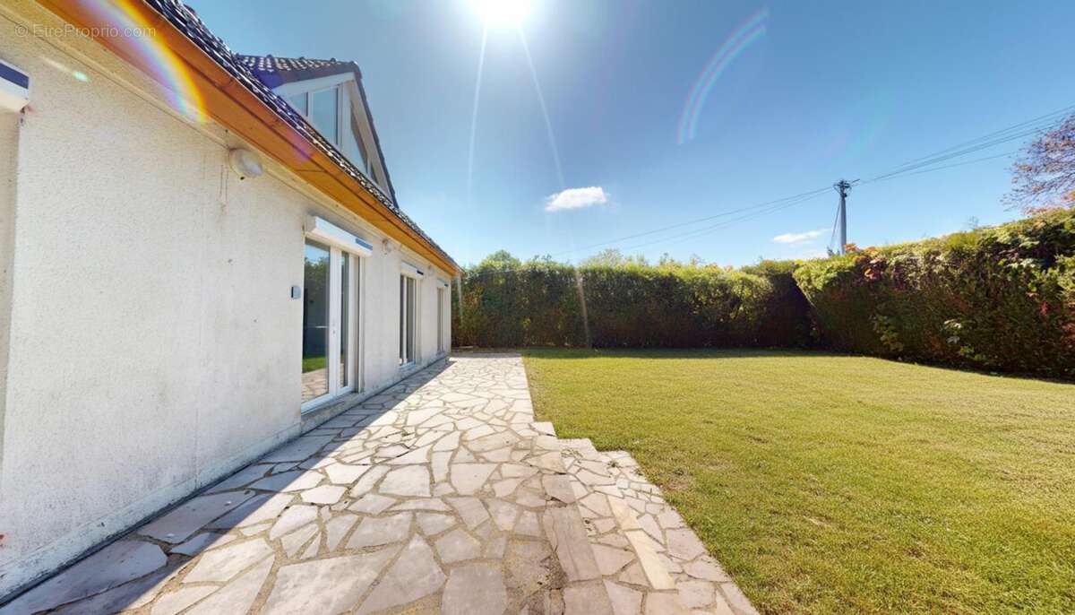 Maison à CHEROY