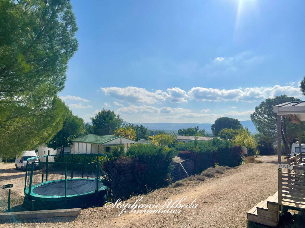 Commerce à VILLELAURE