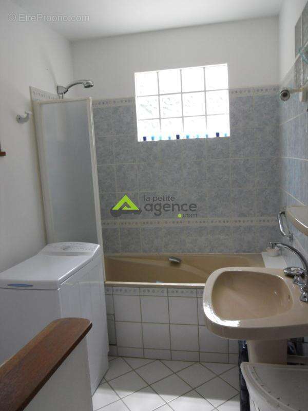 Maison à SAINT-YRIEIX-LA-MONTAGNE