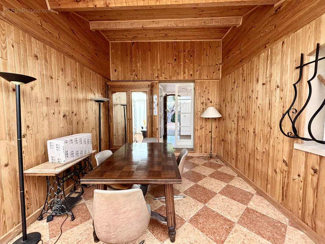 Maison à SAINT-CYR-SUR-MER