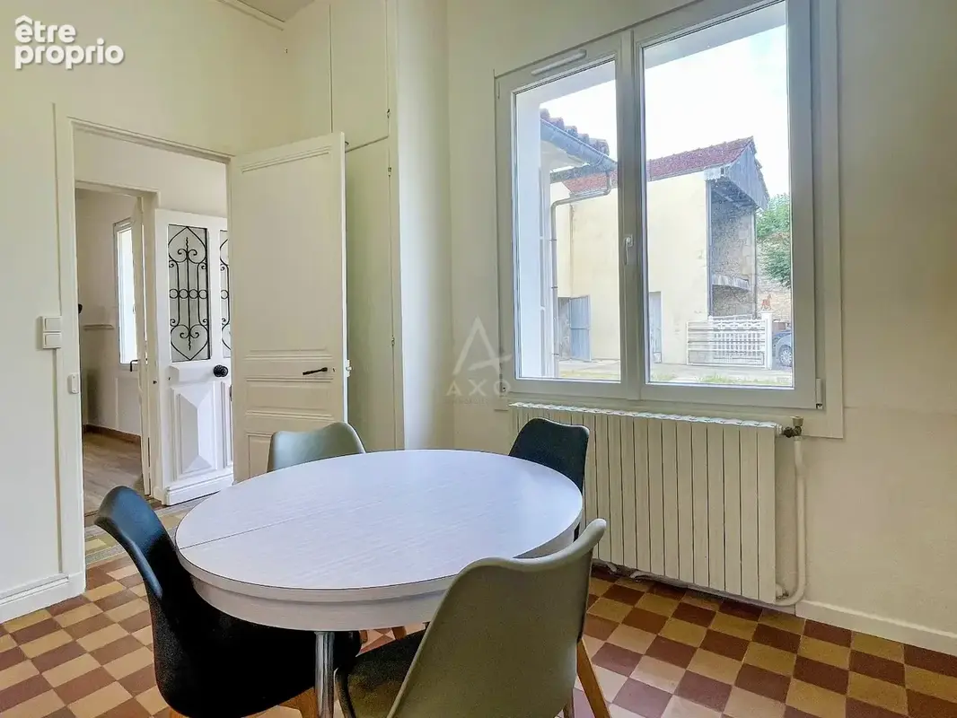 Les Touches de Perigny, jolie maison de 5 chambres, jardin et dépendances - photo 8