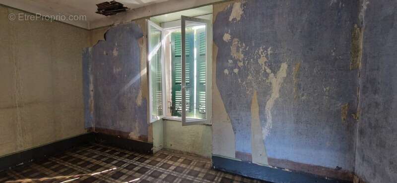 Maison à DECAZEVILLE