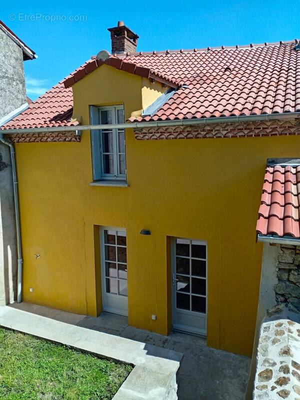 Maison à MAGNAC-LAVAL