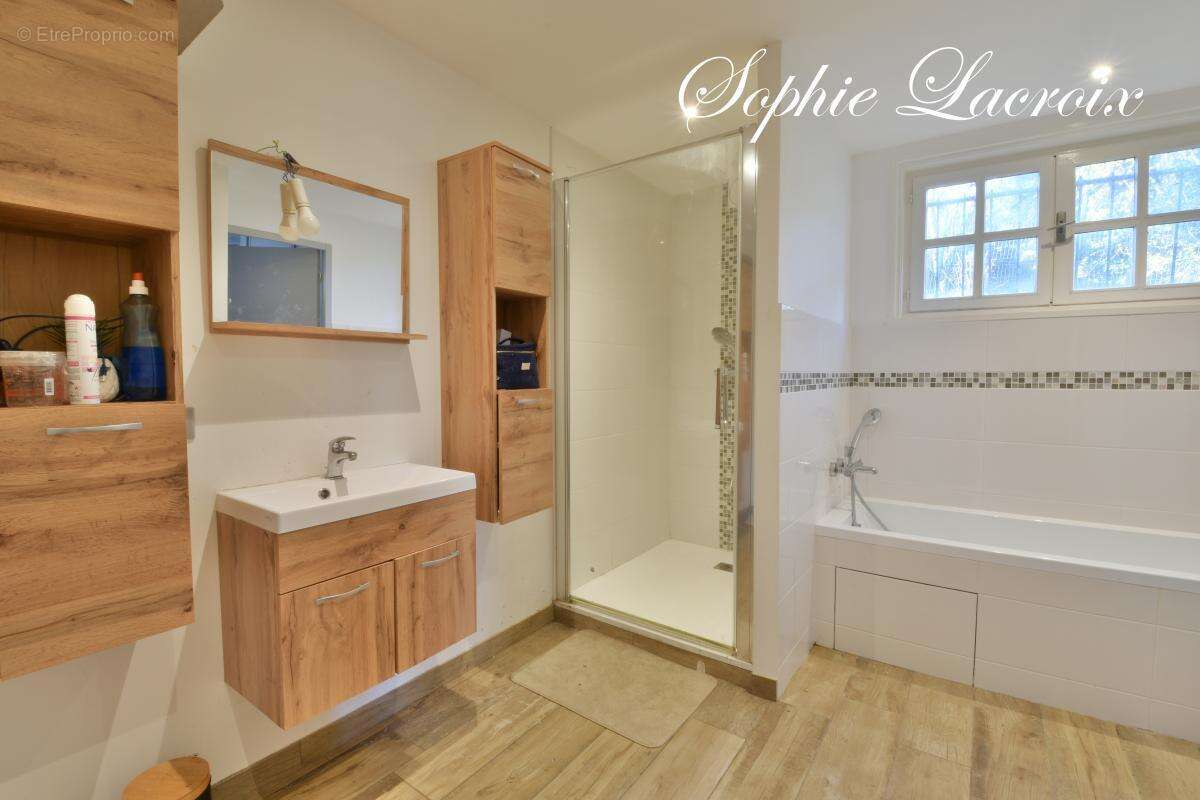 Maison à SALLES-ARBUISSONNAS-EN-BEAUJOLAIS