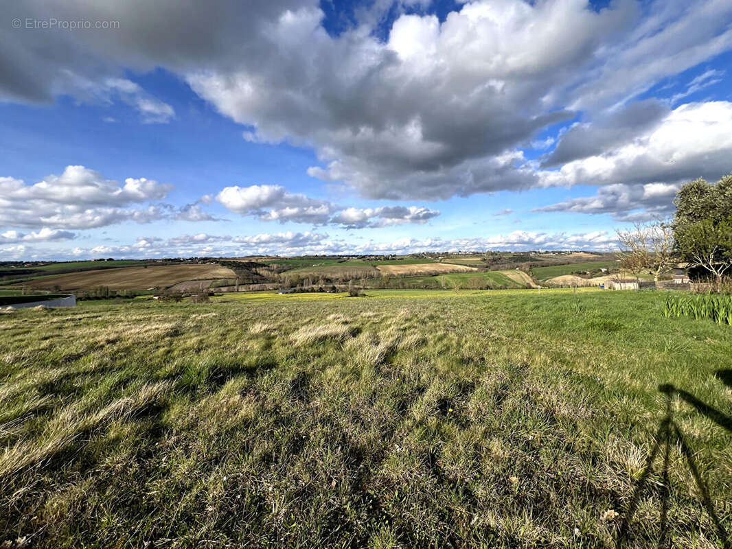 Terrain à AUREVILLE