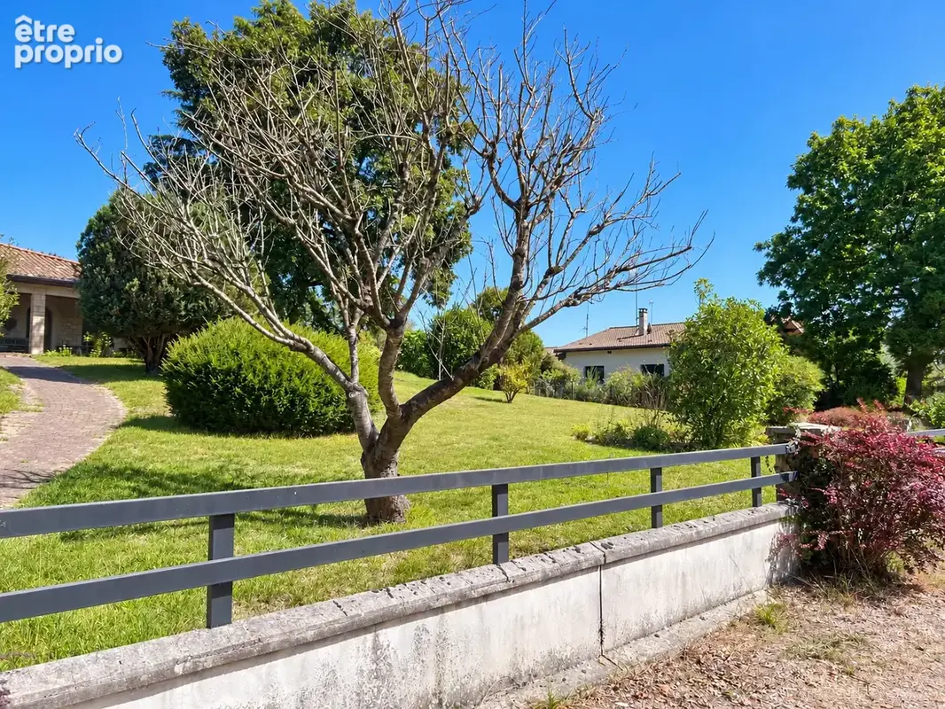 Terrain 815 m2   35 % d'emprise au sol   libre constructeur - photo 2