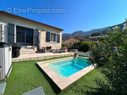 Maison à FONTAINE-DE-VAUCLUSE