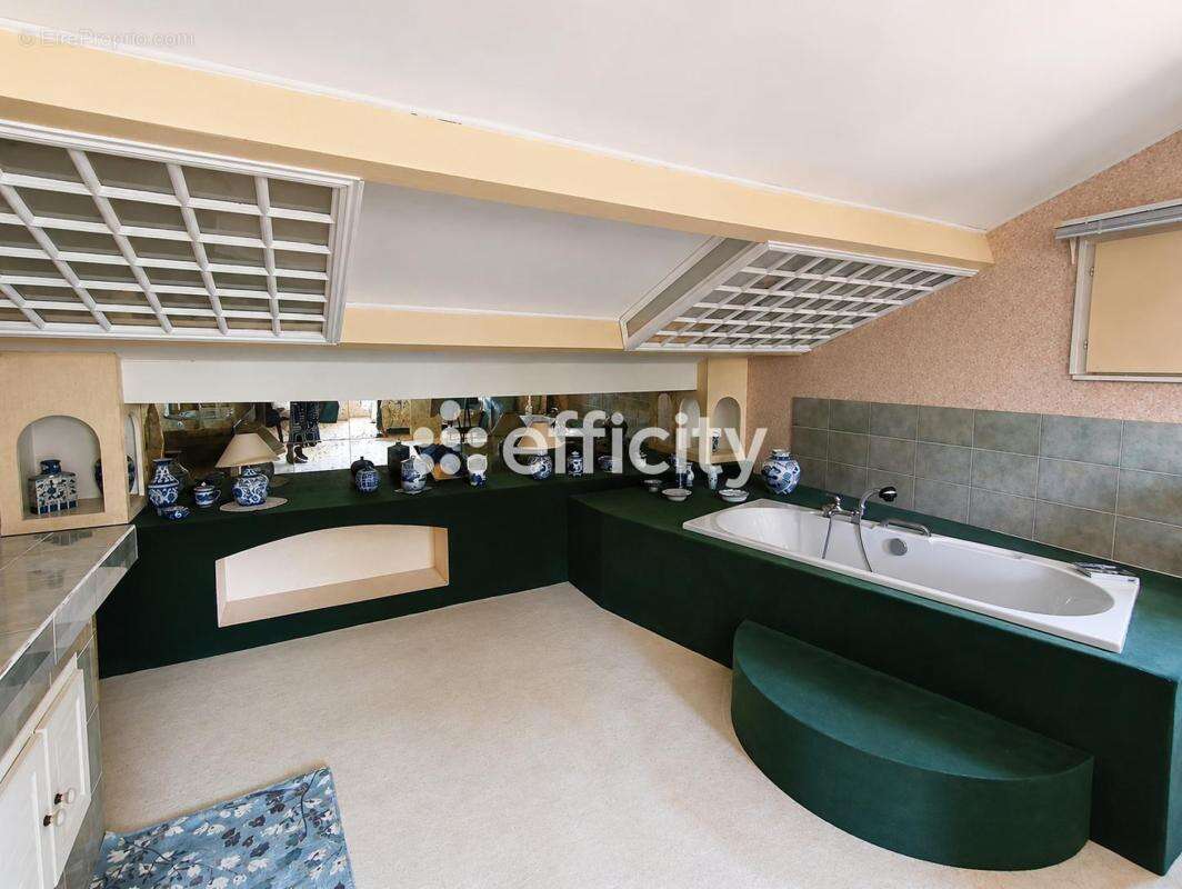 Maison 125 m² à Saint-Clement-De-Riviere  - photo 11