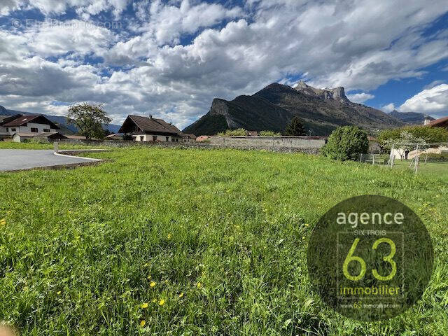 Terrain à SEYTHENEX