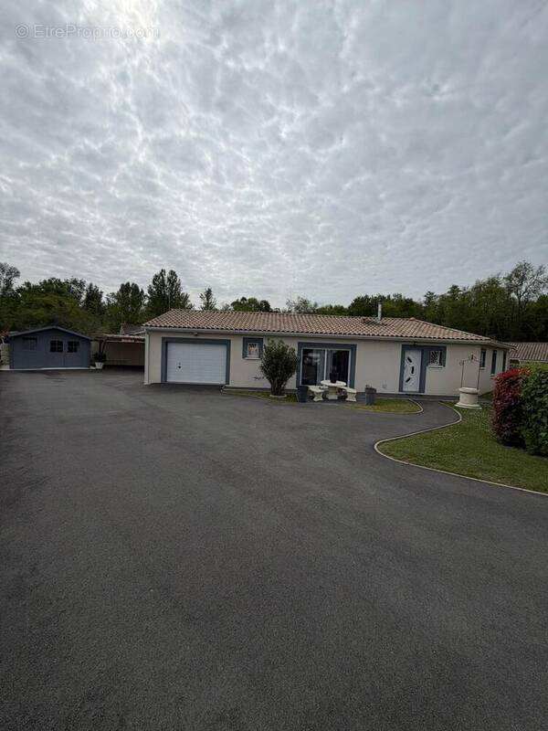 Photo 1 - Maison à IZON