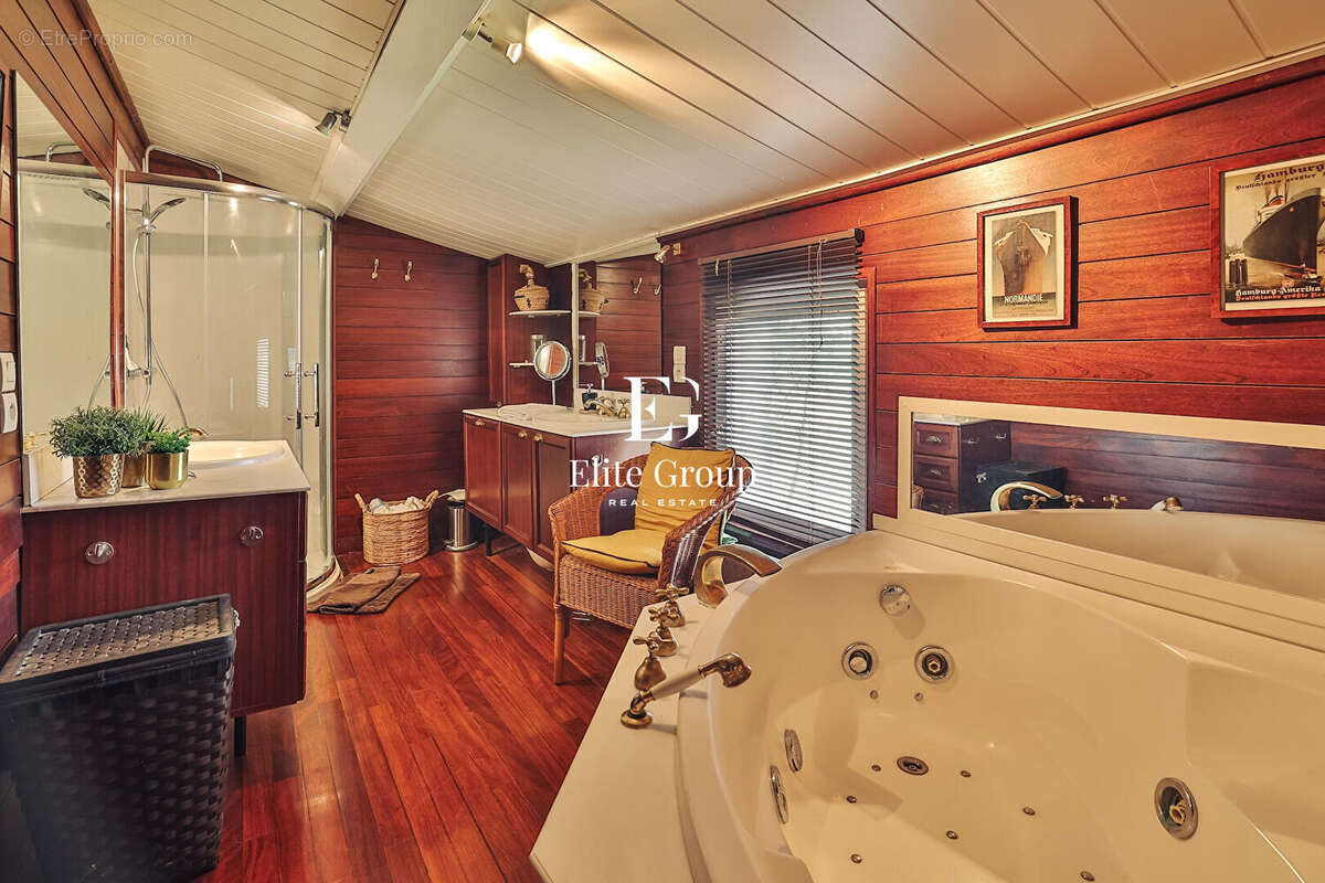 A vendre magnifique charentaise aux portes de la rochelle - 254 m2 - photo 16