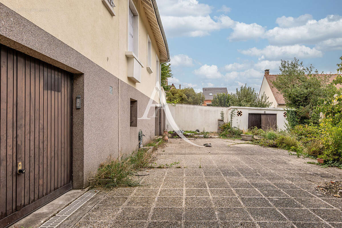 Maison à LIMEIL-BREVANNES
