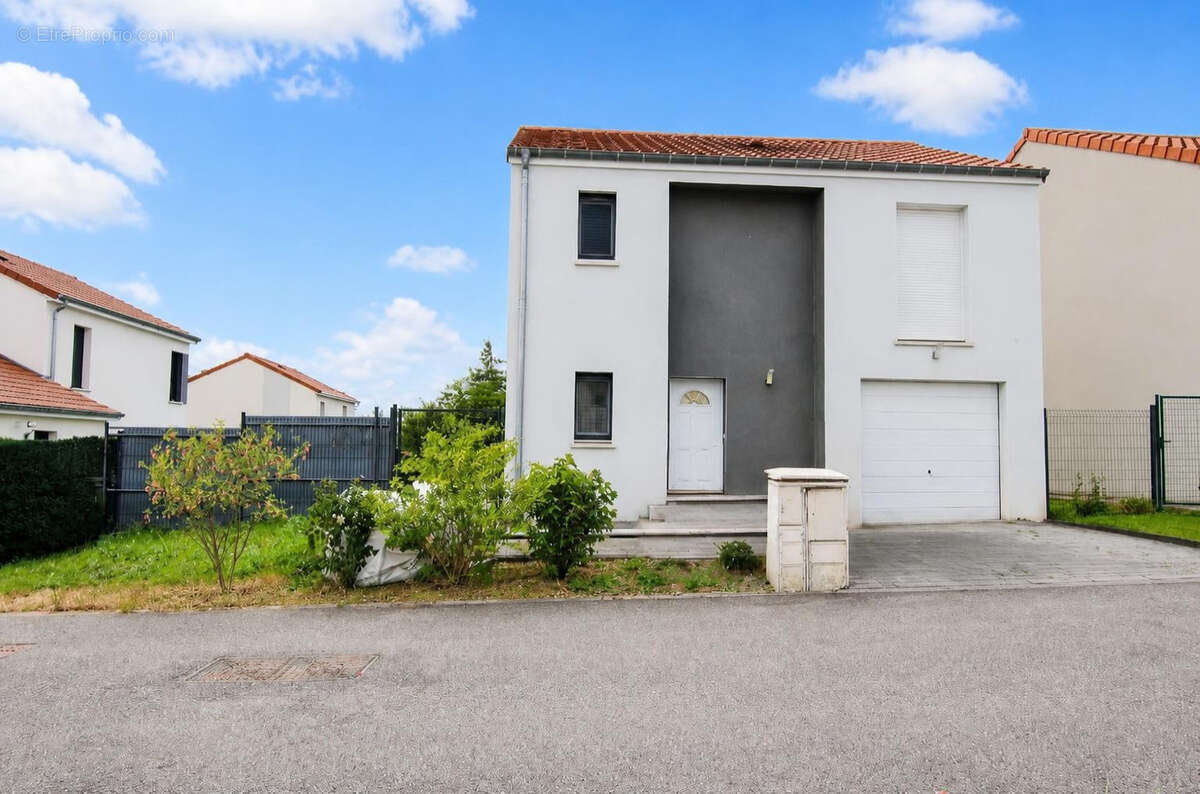 Maison 6 Pièces -105.35 m2- 57245 Jury - photo 2
