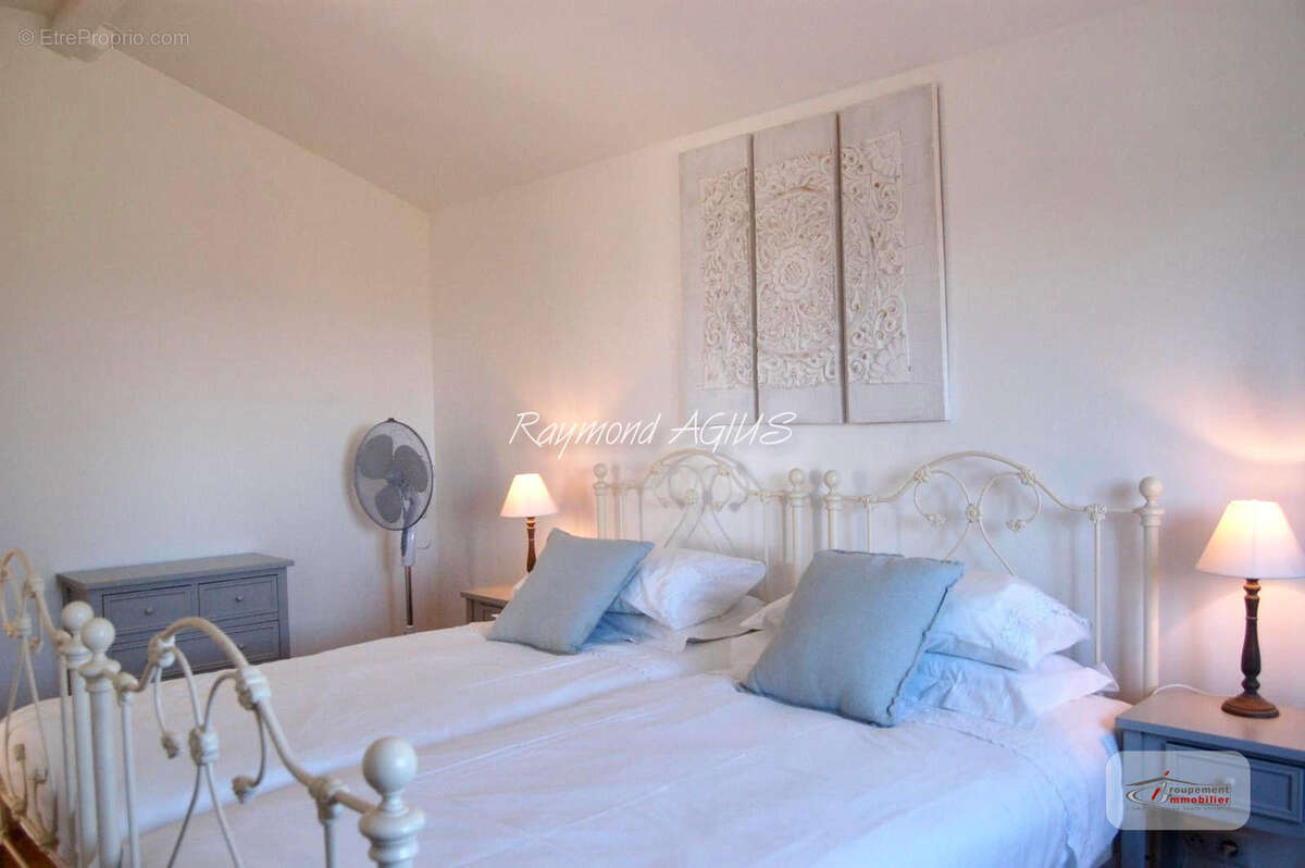 Maison à SAINT-EMILION