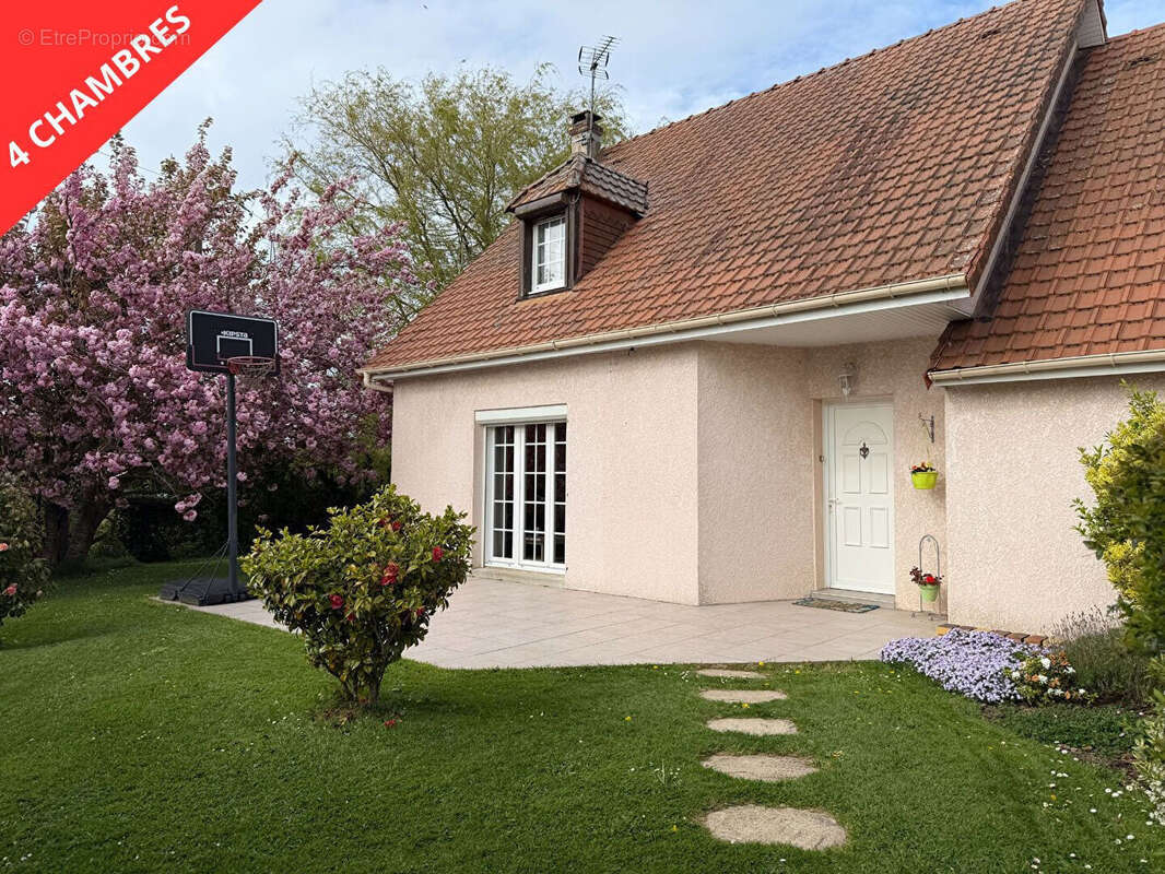 Maison à SAINT-JOUIN-BRUNEVAL