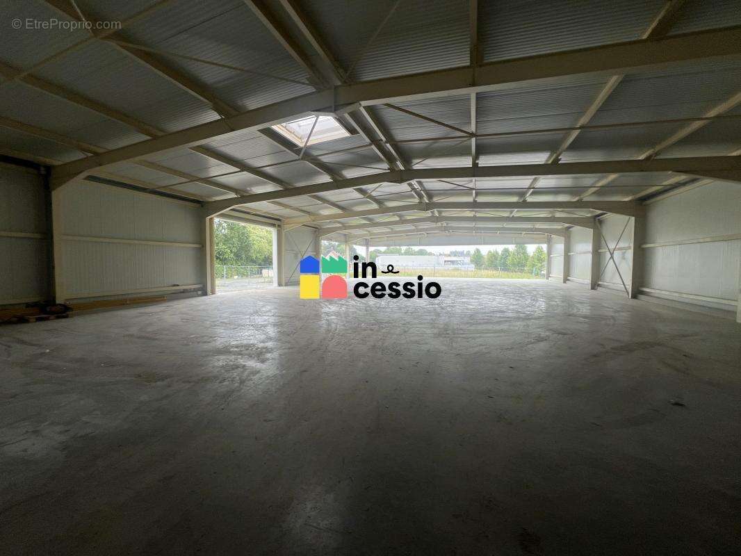 ? à vendre – local d'activité / commercial secteur vibr - photo 10