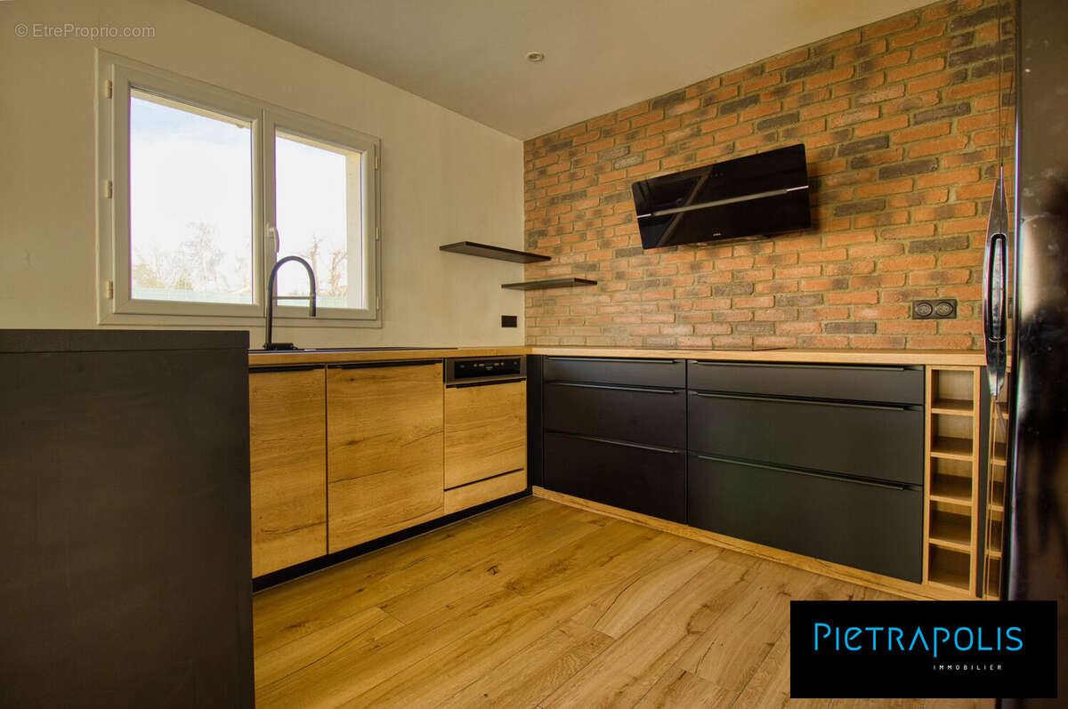 Maison 137 m² à Peyzieux-Sur-Saone  - photo 6