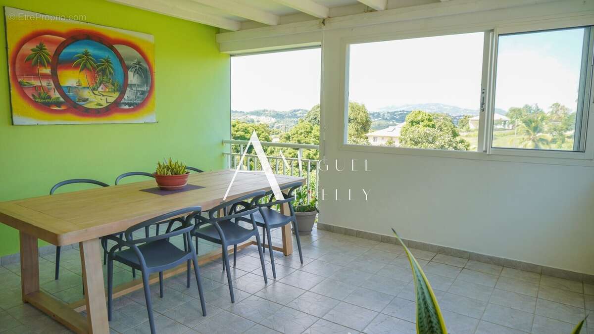 Maison à RIVIERE-SALEE