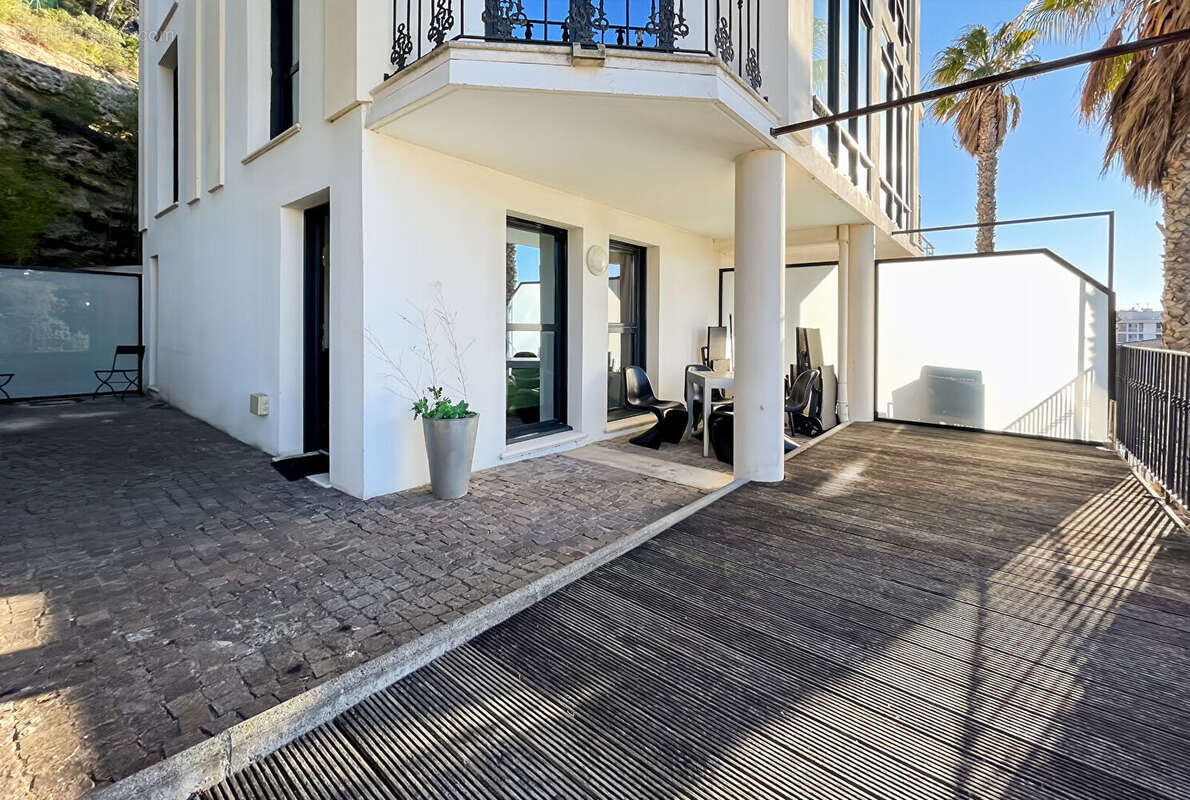 Appartement à CARRY-LE-ROUET