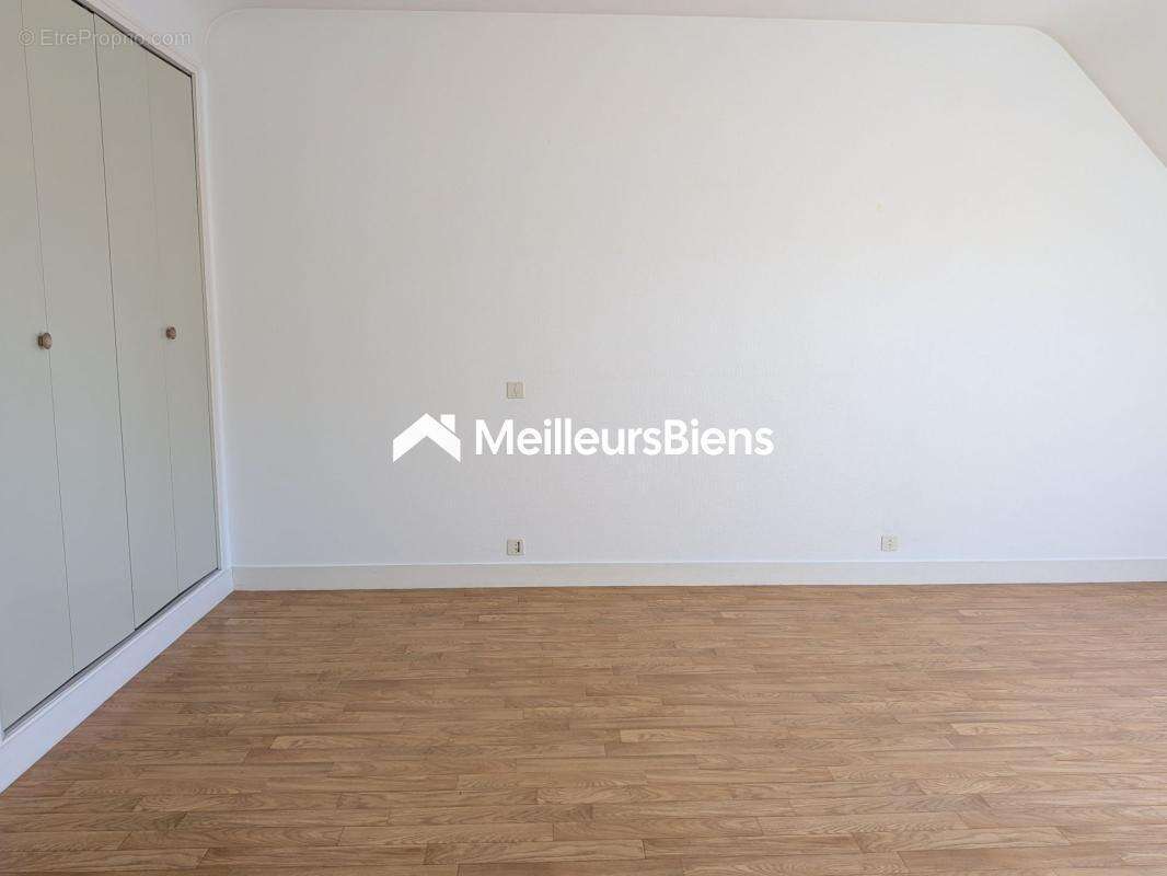 Maison Familiale centre ville de Guer 107 m² hab sur 635m² de terrain clos - Garage - photo 16