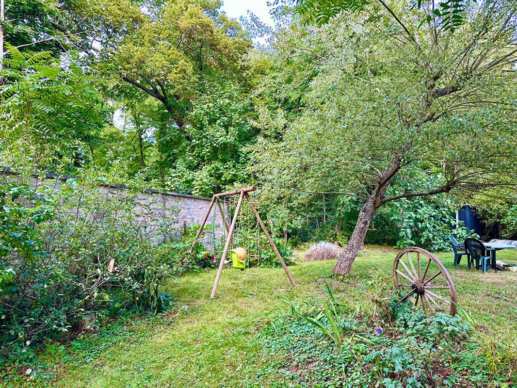 Maison à LE MESNIL-LE-ROI