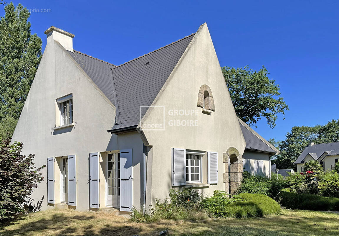 Maison 8 pièces 180 m² · à Saint-Gregoire · 180 m² · 575 600 €