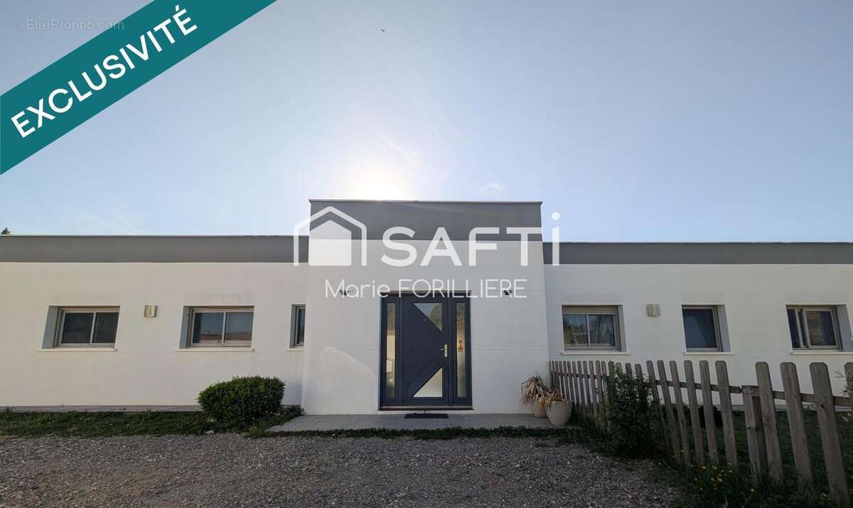 Photo 2 - Maison à CAMIAC-ET-SAINT-DENIS