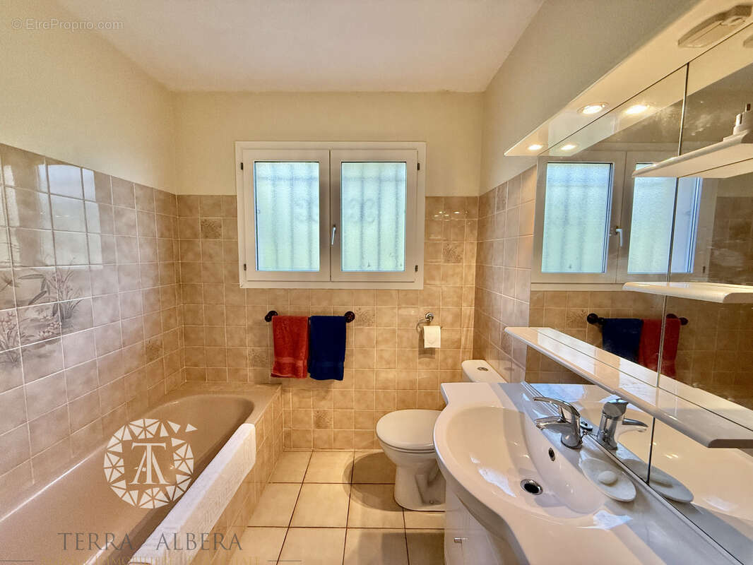 Maison à LAROQUE-DES-ALBERES