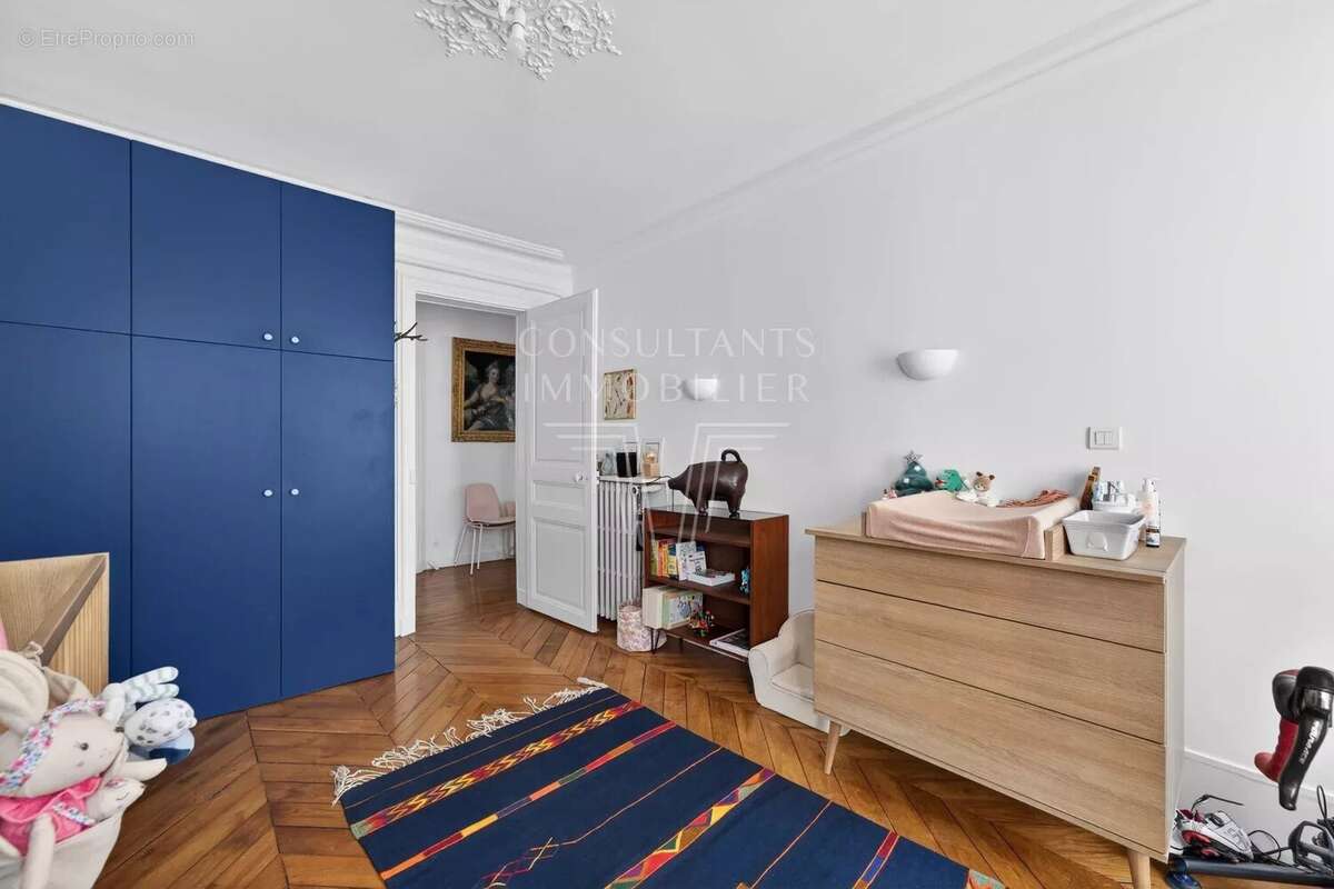 Appartement à LEVALLOIS-PERRET