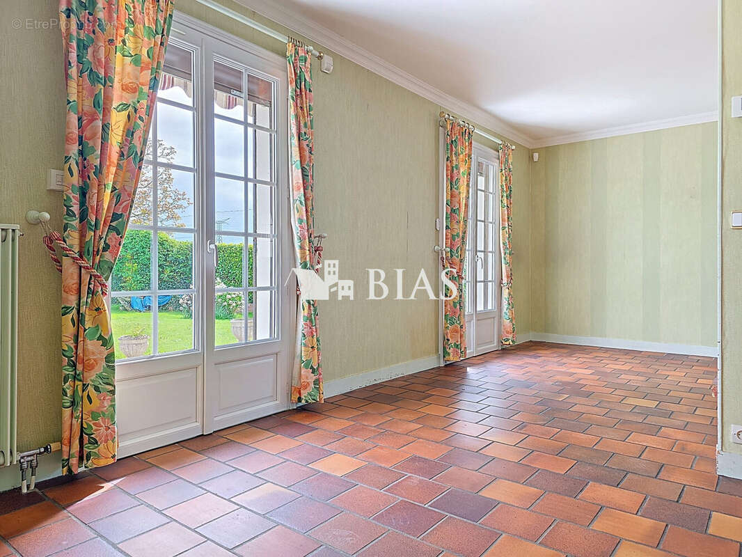 Maison à SAINT-PIERRE-DE-VARENGEVILLE