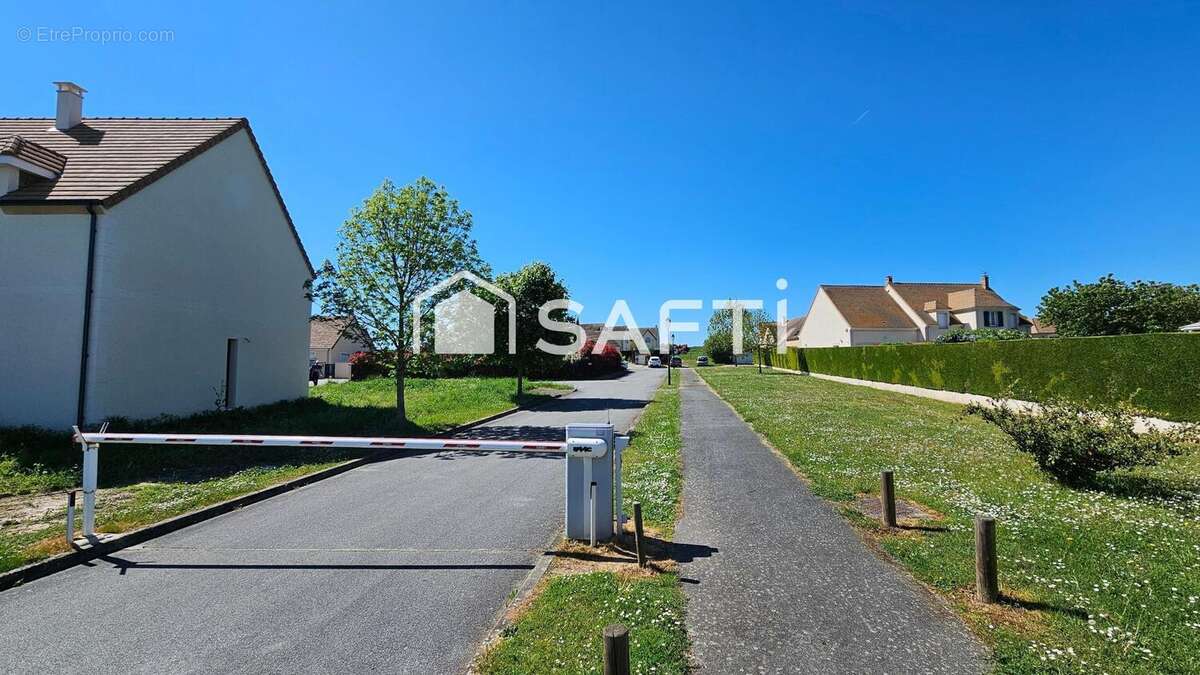 Photo 3 - Terrain à MAULETTE